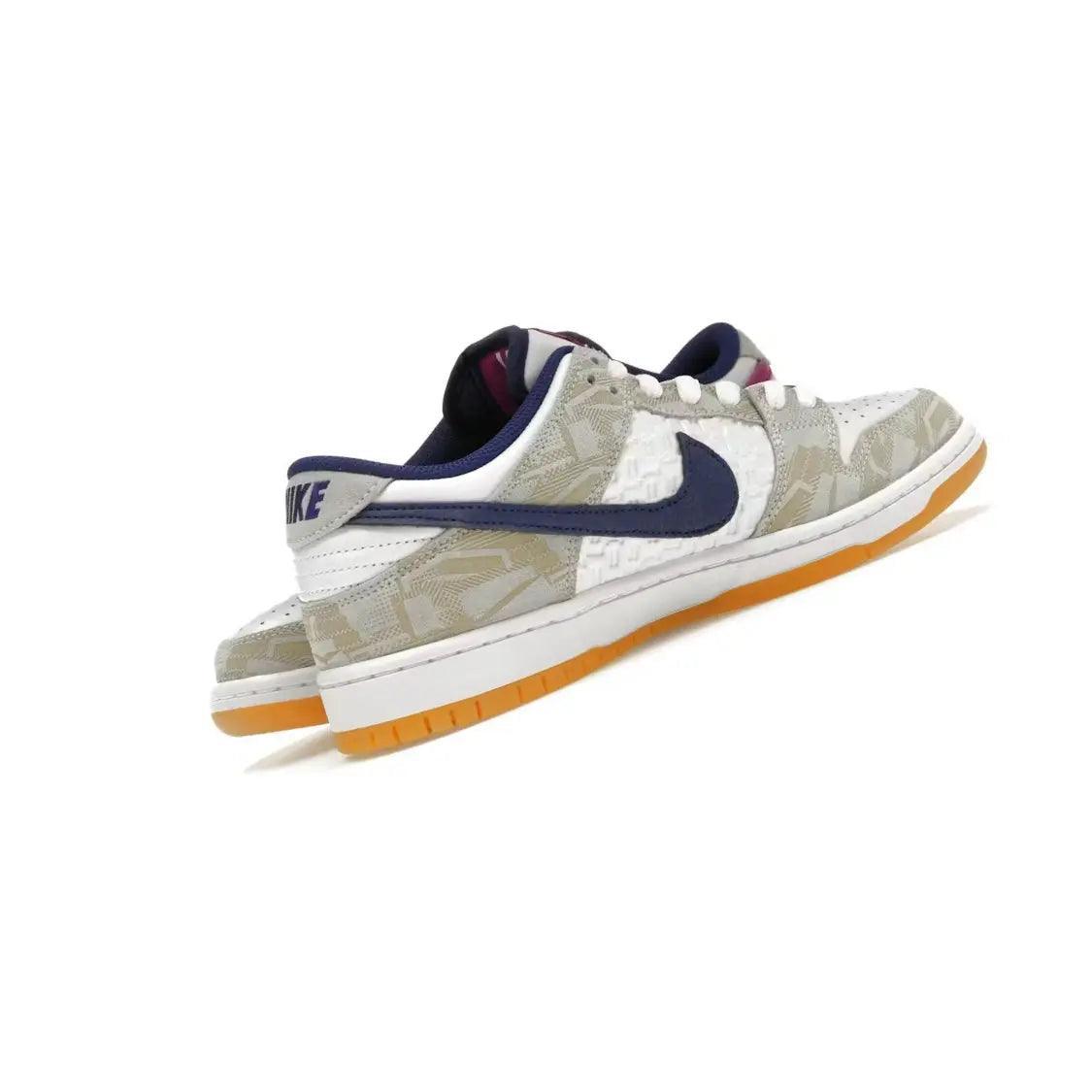 Sneakers SB Dunk Low Rayssa coloris crème et gris - JIRISU