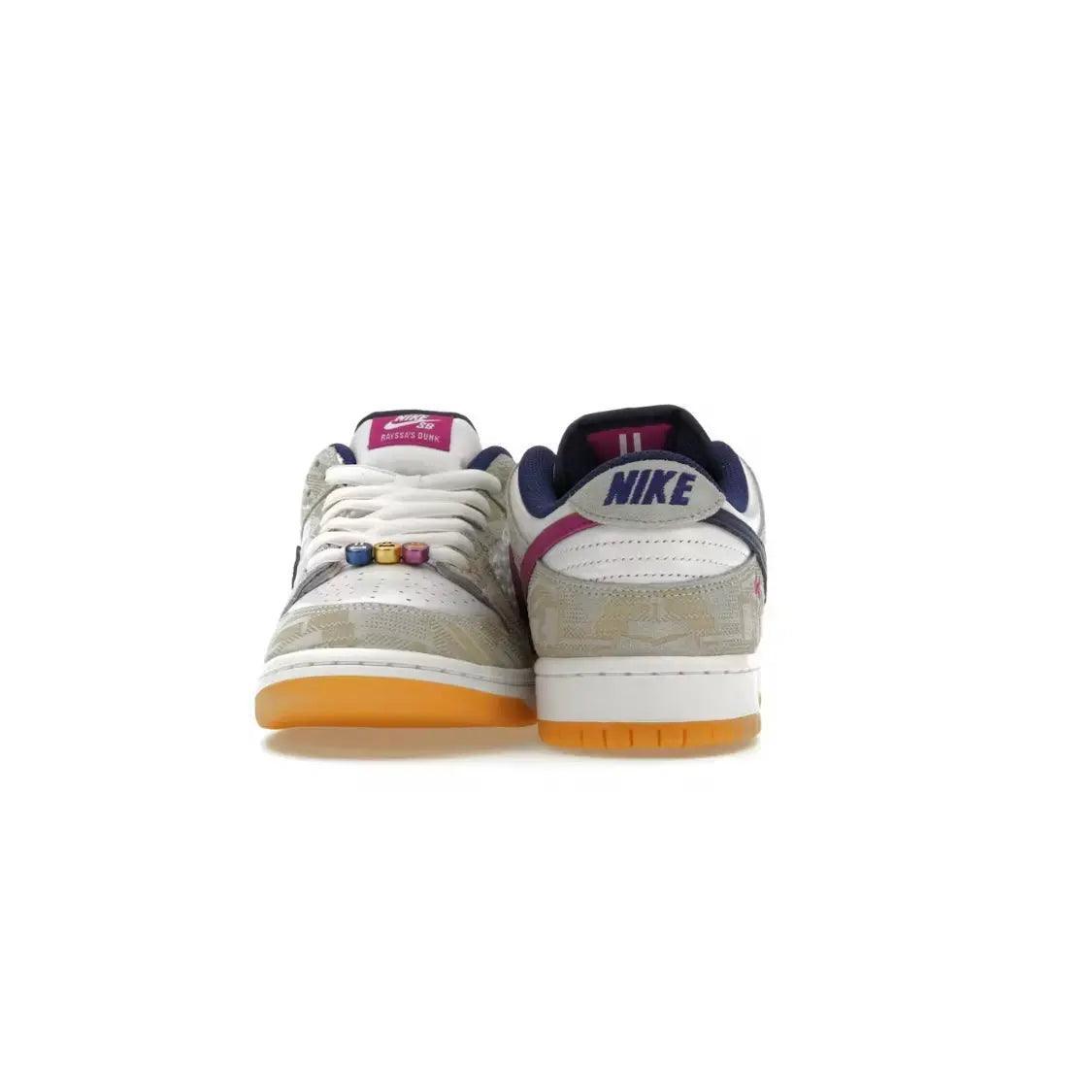 Sneakers SB Dunk Low Rayssa coloris crème et gris - JIRISU