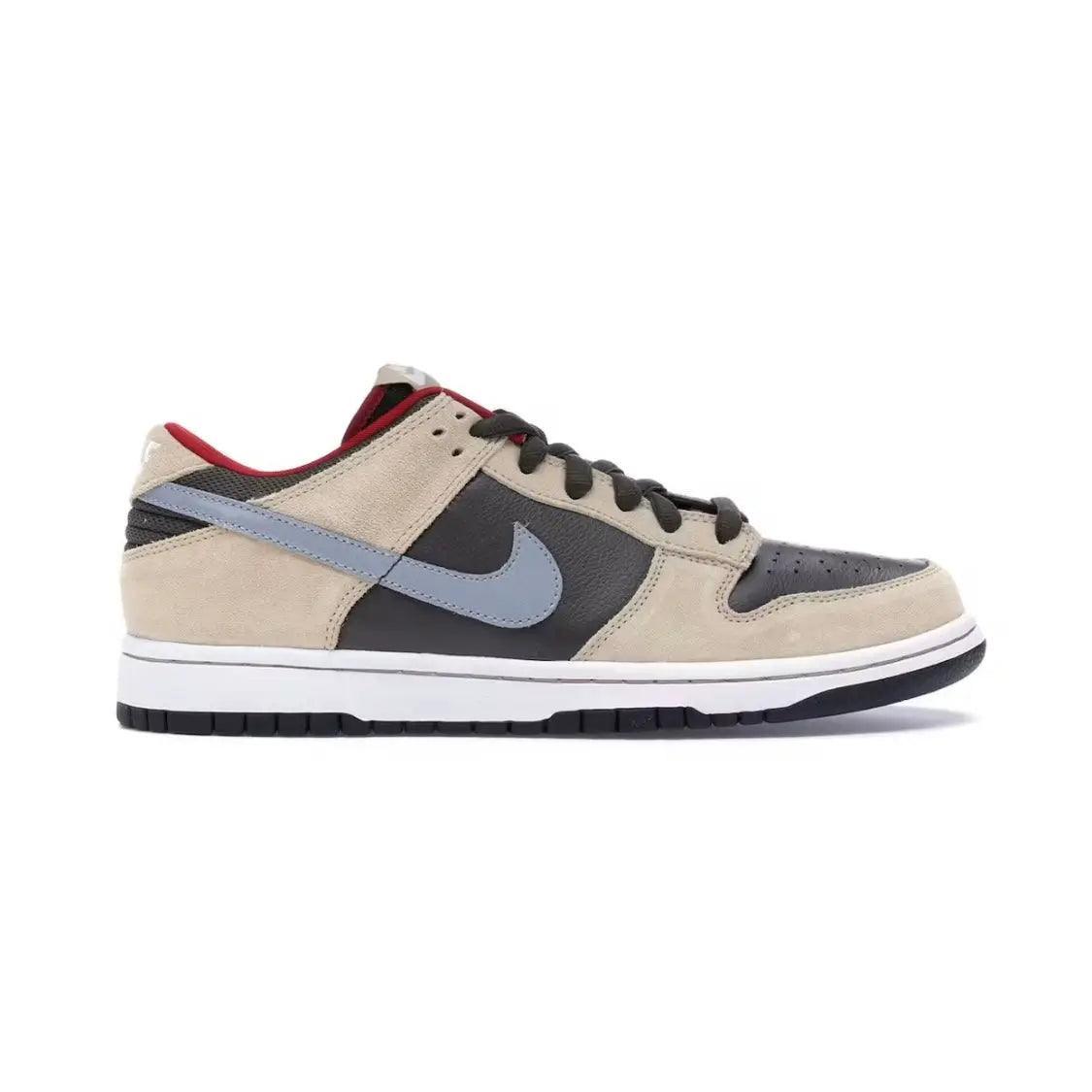 Basket basse SB Dunk Low coloris Chocolat Noir Lin - JIRISU